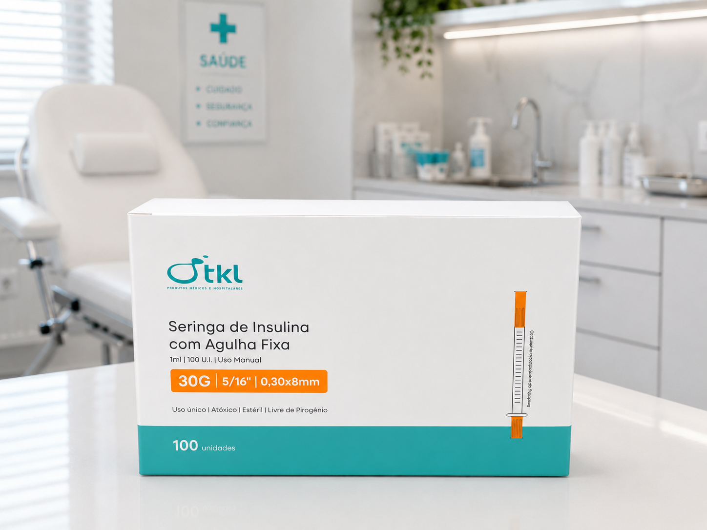 Caixa de seringa de insulina TKL 1 ml 30G em ambiente clínico